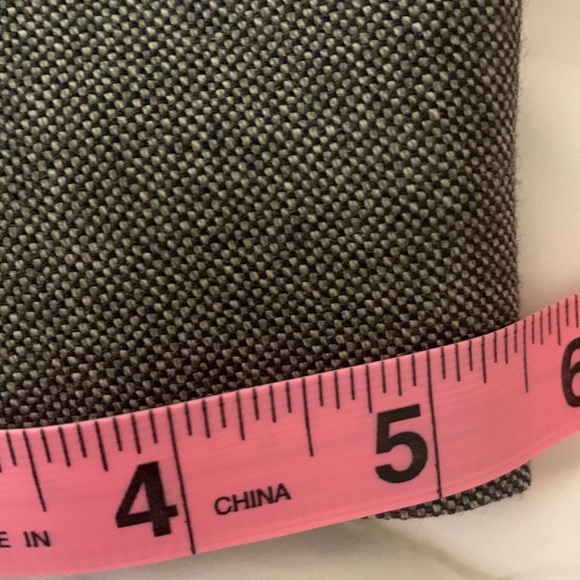 Gently used but in great condition J.Crew wool women’s jacket. - Picture 6 of 12